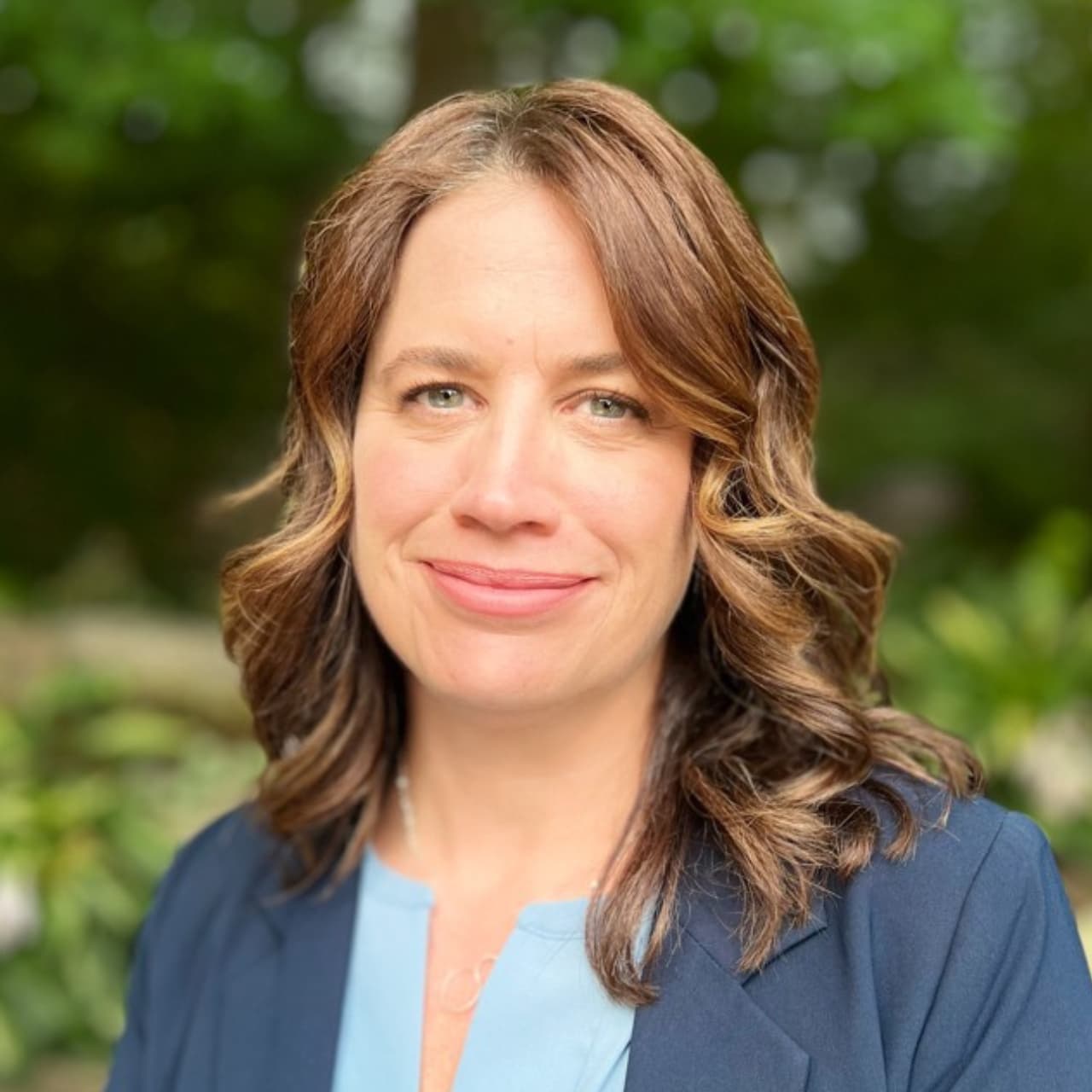 Pam Everett headshot_edited